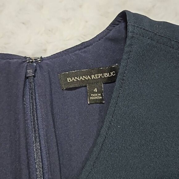 Banana Republic Flutter Sleeve Fit Flare Navy Dress With Pockets Size 4 - Picture 3 of 15